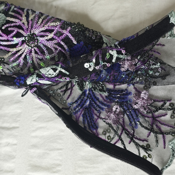 ELLIATT REESE CROPPED LACE TOP AND MINI SKIRT SET - Picture 8 of 8